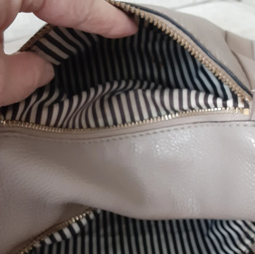 Kate Spade Taupe Leather satchel Bag